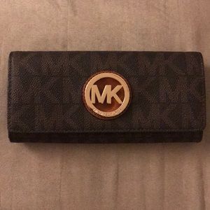 Michael Kors Wallet (Brand New/Never Used)